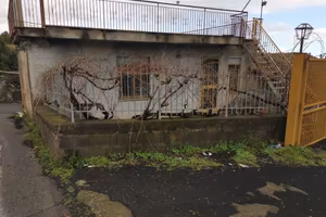 Casa indipendente di 80 m² con 4 locali e box auto
