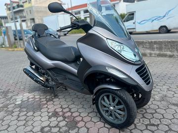 Piaggio mp3 400