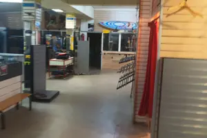 Fondo commerciale/ seminterrato