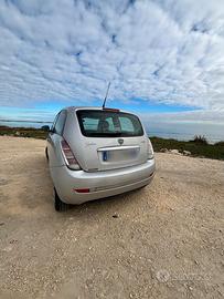 Lancia ypsilon 1.3 mjt 2011