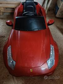 macchina Ferrari da bambino