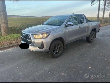 Toyota Hilux 2.4 D-4D 4WD 2 porte Extra Cab Lounge