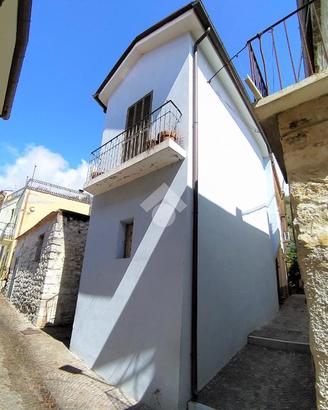 CASA SEMINDIPENDENTE A VILLA SANTA LUCIA
