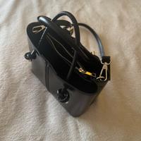 Borsa nera con tracolla, Zara