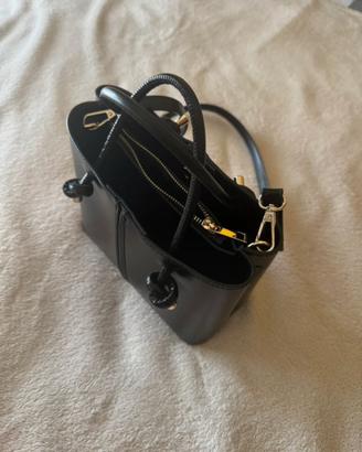 Borsa nera con tracolla, Zara