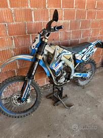 TM 250 4t modello 2009 targata