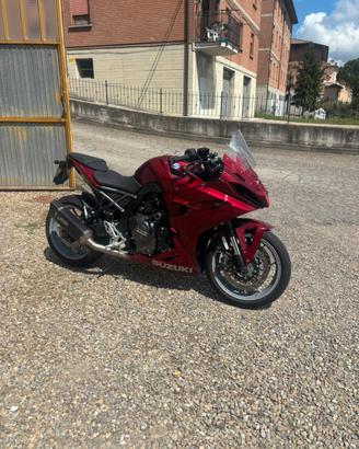 Suzuki gsx8r
