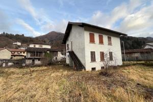 APPARTAMENTO BICAMERE CON AMPI SPAZI DA PERSONA...