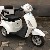DELTA3 Scooter elettrico per anziani/disabili