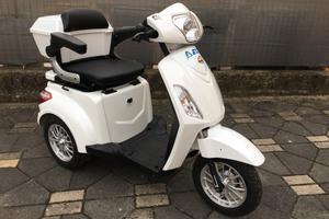 DELTA3 Scooter elettrico per anziani/disabili