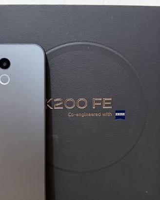 Vivo X200 FE
