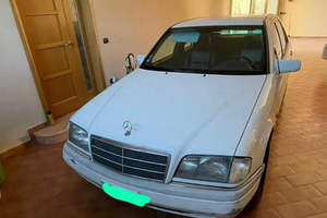Mercedes-Benz classe c180