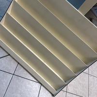 Scaffale edicola giornali