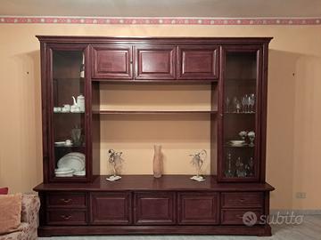 Parete attrezzata + 2 divani