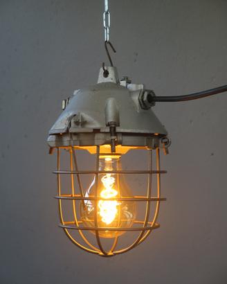 VECCHIA LAMPADA INDUSTRIALE RESTAURATA