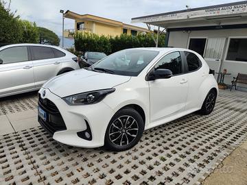 Toyota Yaris 1.5 ibrida IVA ESPOSTA