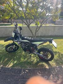 Motard fantic xe 125