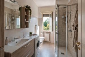 Quadrilocale a Bovisio Masciago con CANTINA