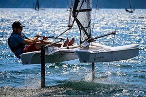 BARCA A VELA CATAMARANO FOIL FOILING UFO