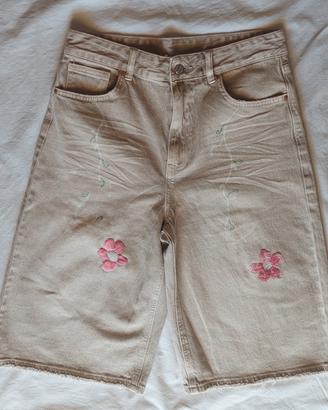Pantaloni ricamati a mano