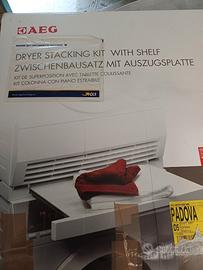 Kit colonna asciugatrice-lavatrice marca AEG