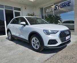 AUDI Q3 35 TDI quattro S tronic Business Advance