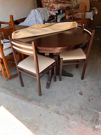 Mobili Tavolo e Sedie antiche vintage