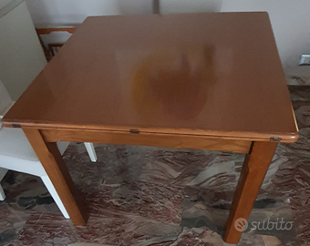 Tavolo in legno apribile (Moncalieri)