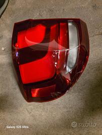 Ricambi fanale con danno posteriore sinistro bmw X