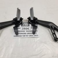 SET PEDANE PASSEGGERO POSTERIORE ORIGINALE YAMAHA 