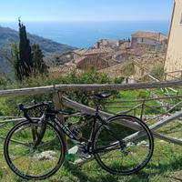 Bici da corsa in carbonio Kastle