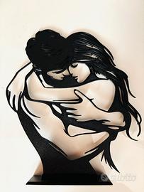 Coppia che si Abbraccia – Scultura 3D in PLA Nero