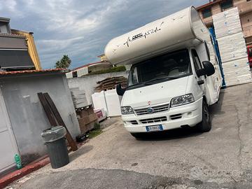 Camper mansardato