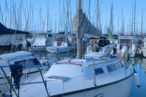 Barca a vela crociera e regata