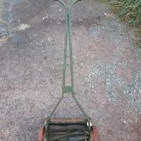Tagliaerba manuale a spinta anni 50