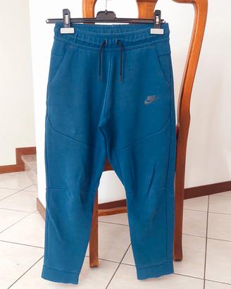 Nike tech