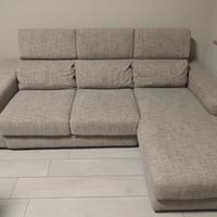 Divano Letto con Chaise Longue 4 posti + 2 pouf