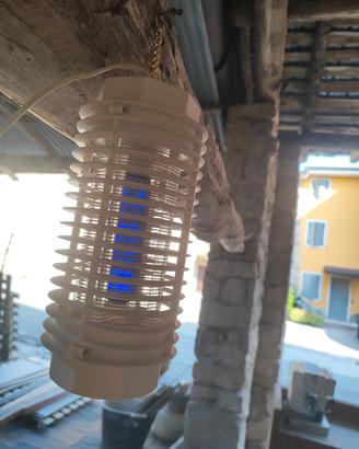 Lampada elettroinsetticida