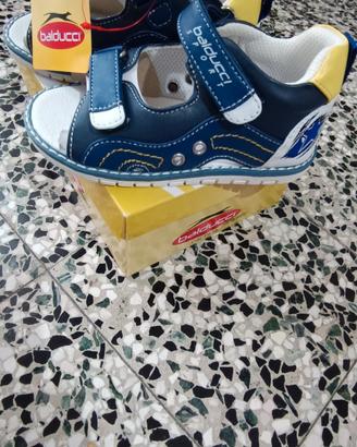 Sandali bambino nuovi Balducci 