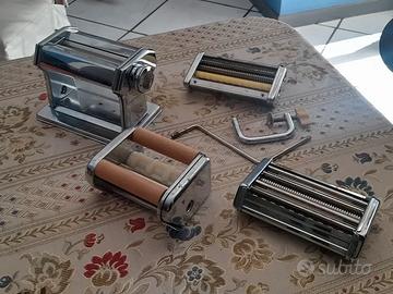 Set di macchine per la pasta fatte in casa