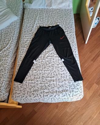 pantaloni tuta nike dri fit
