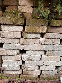blocchetti mattoni in tufo da costruzione