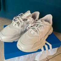 Adidas Ozwego