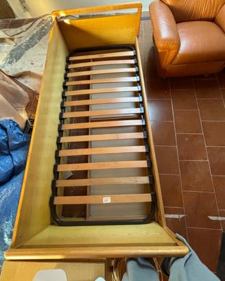Letto Singolo a Divano in Legno con Rete a Doghe e