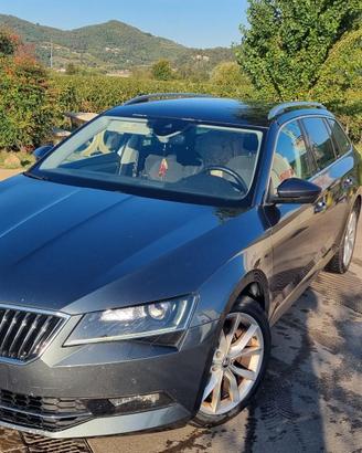 Skoda Superb Wagon 2.0 150CV Executive