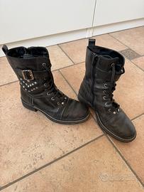 Anfibi Bimba Neri  in buone condizioni N 32.