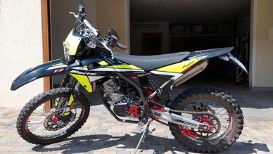 FANTIC XEF 125