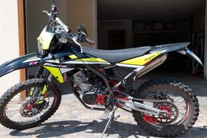 FANTIC XEF 125