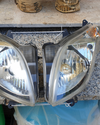 Fari Burgman 400