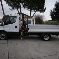 Iveco Daily 35-140 con gru e cassone fisso